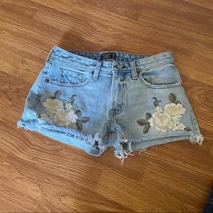 Abercrombie & Fitch Low Rise Harper Shorts